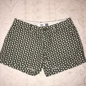 Hunter Green Shorts w/ Seashell Pattern